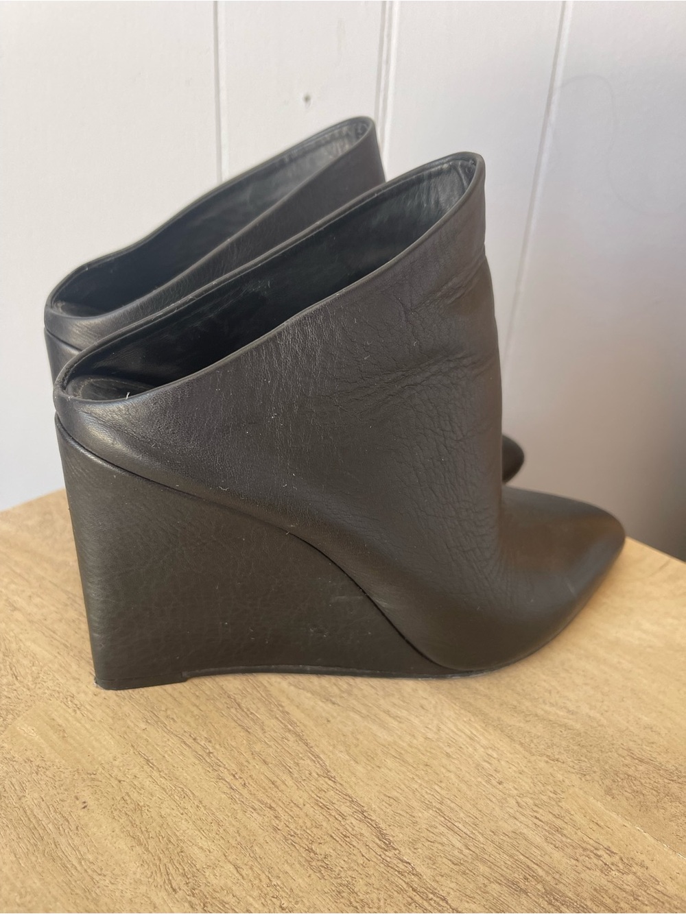 Black Leather VINCE Wedge Shoes size 9